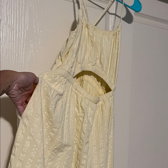 American Eagle Outfitters Light Yellow Backless Dress - Picture 3 of 6